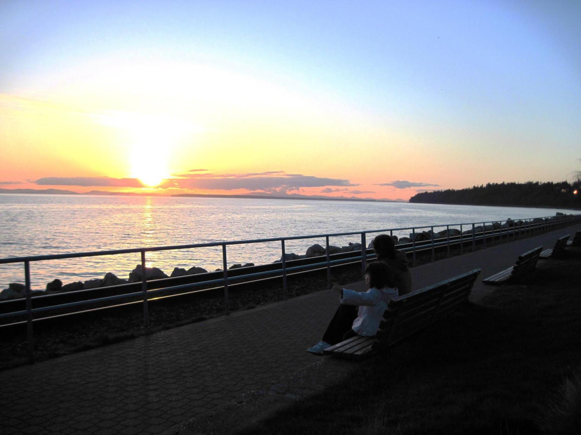 Ocean Promenade Hotel White Rock Exterior photo