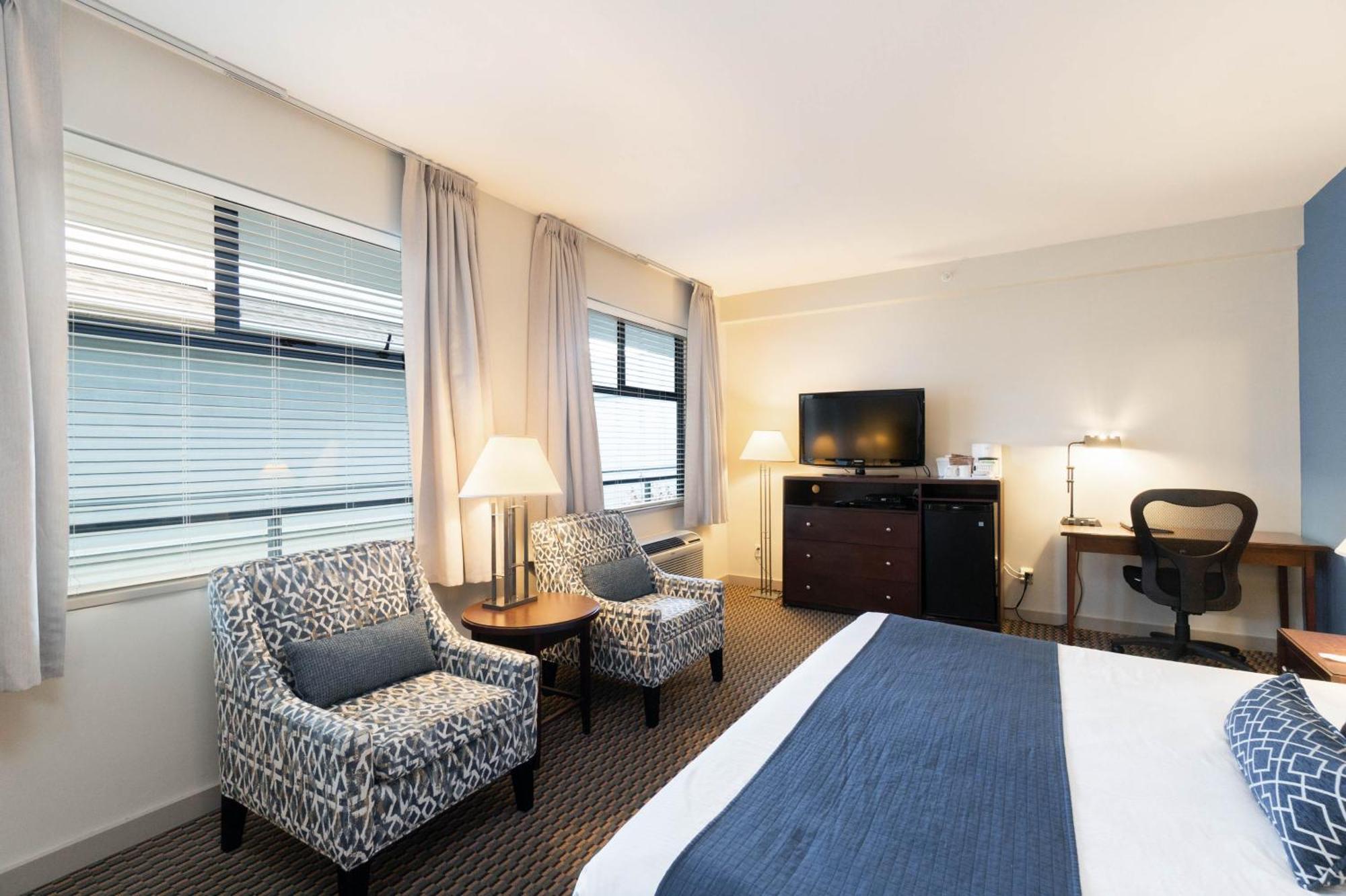 Ocean Promenade Hotel White Rock Room photo