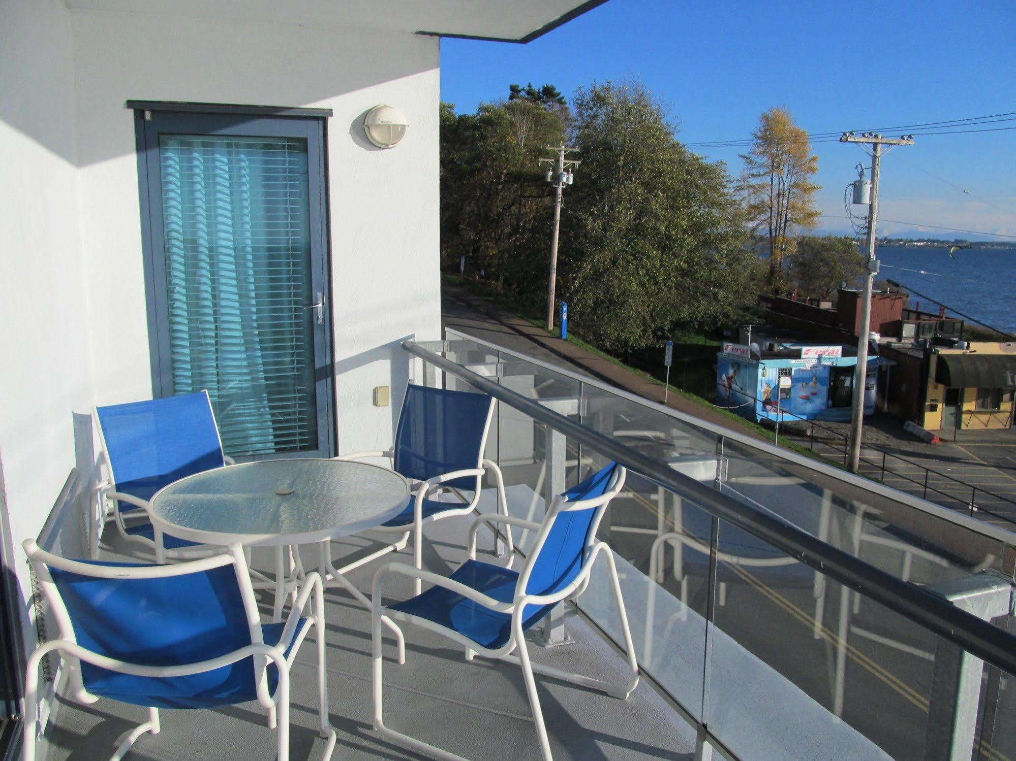 Ocean Promenade Hotel White Rock Exterior photo