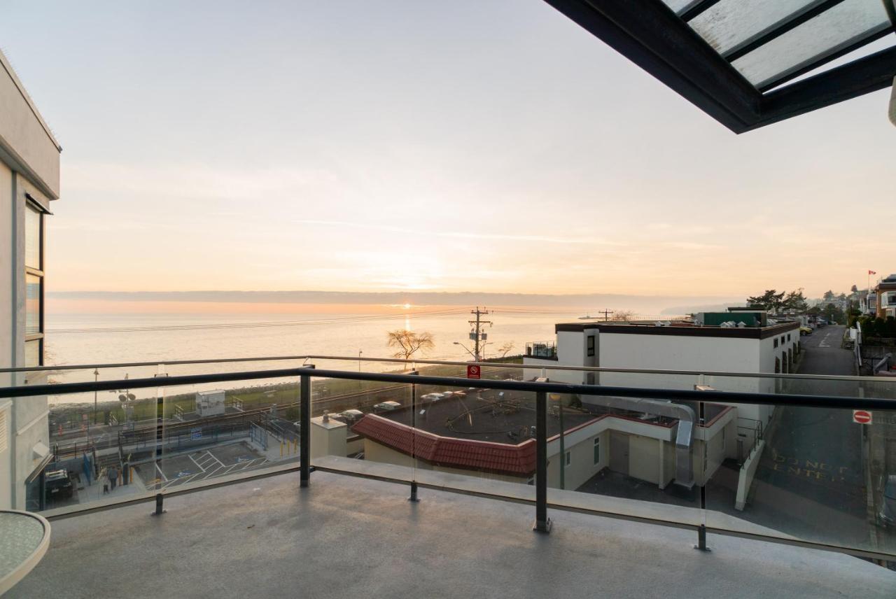 Ocean Promenade Hotel White Rock Exterior photo