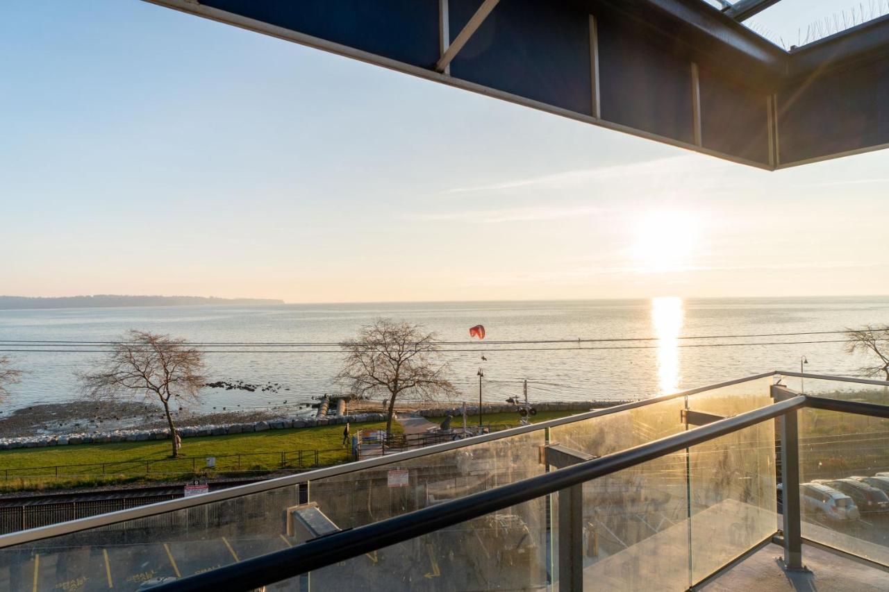 Ocean Promenade Hotel White Rock Exterior photo