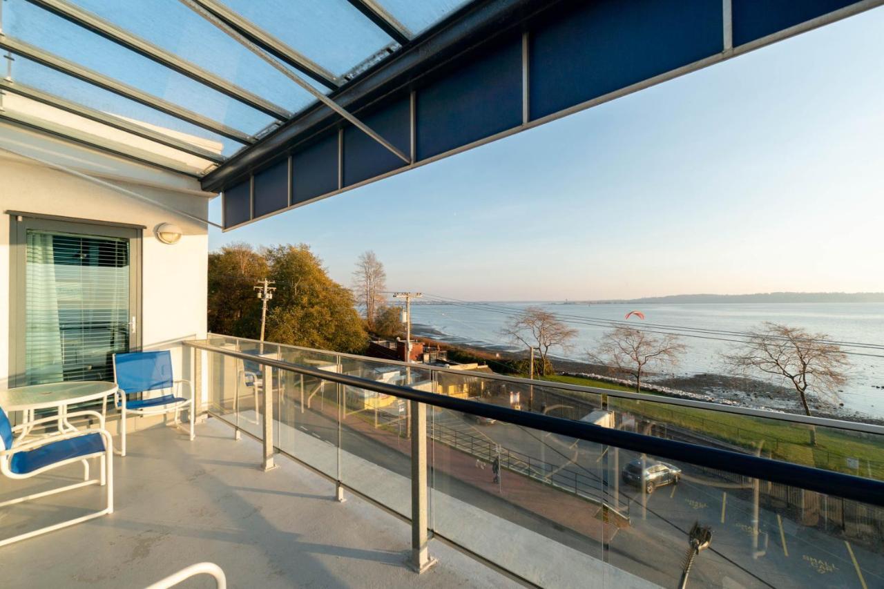 Ocean Promenade Hotel White Rock Exterior photo