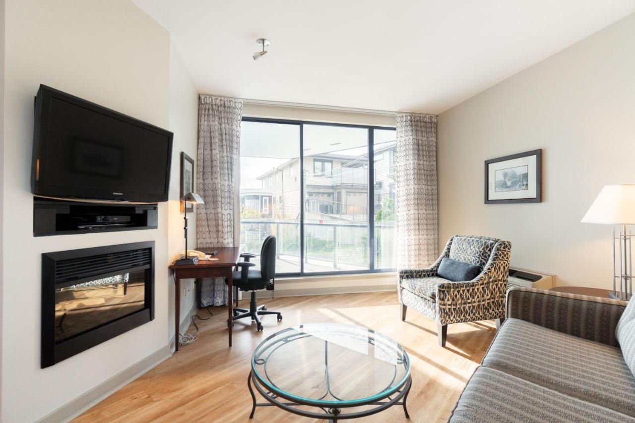 Ocean Promenade Hotel White Rock Room photo